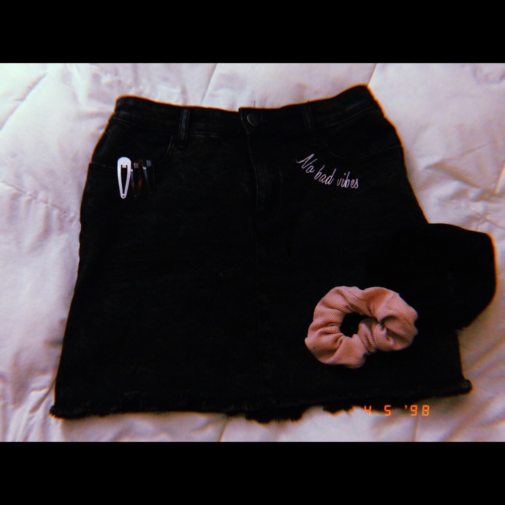 H&M  black jean mini skirt